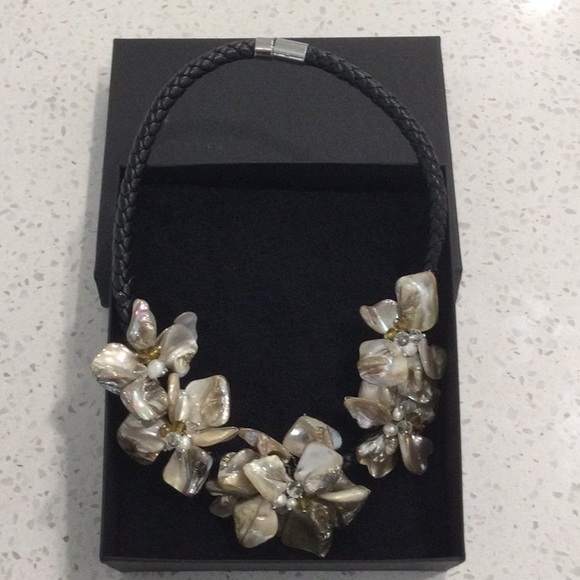 NECKLACES FLORALS - Picture 1 of 15